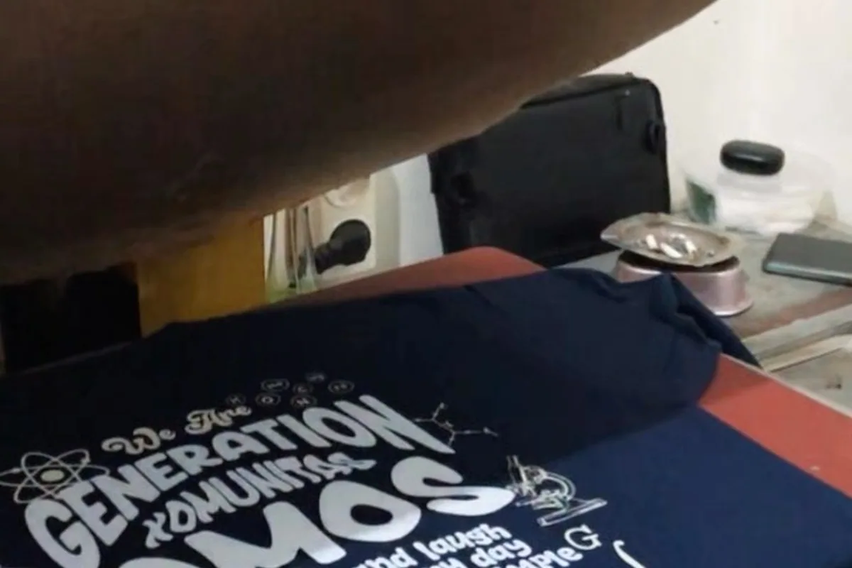 Kaos Custom Jombang: Bahan, Sablon, Estimasi Harga dan Cara Order 2026