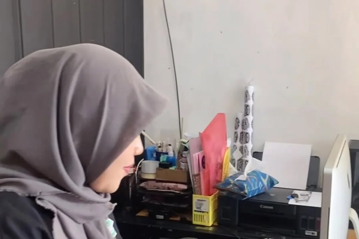 Seragam Sekolah Custom 2026: Panduan Bahan, Ukuran, Bordir Logo, dan Estimasi Harga per Pcs